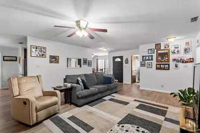 309 W Moerbe Drive, Thorndale, TX 76577 - Photo 16