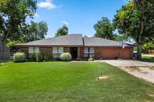 309 W Moerbe Dr, Thorndale, TX 76577 - Photo 1