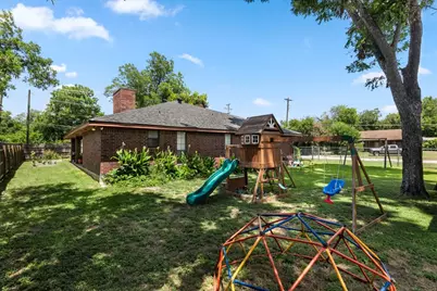 309 W Moerbe Drive, Thorndale, TX 76577 - Photo 10