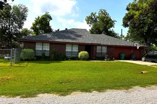 309 W Moerbe Dr, Thorndale, TX 76577 - Photo 1