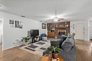 309 W Moerbe Dr, Thorndale, TX 76577 - Photo 14