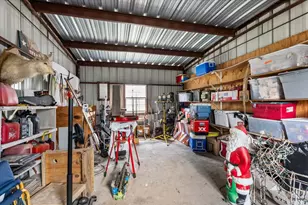 309 W Moerbe Dr, Thorndale, TX 76577 - Photo 40
