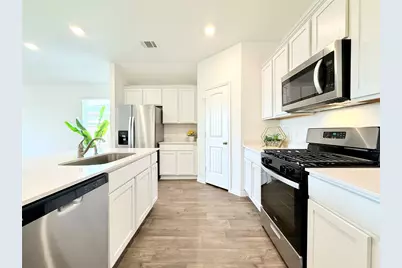 598 Gladiola Loop, Kyle, TX 78640 - Photo 10