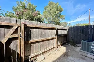 202 N 2nd St, Pflugerville, TX 78660 - Photo 14