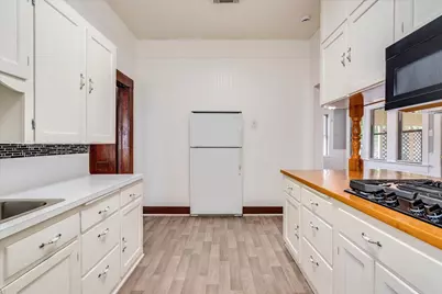 305 W Ash Street, Granger, TX 76530 - Photo 14