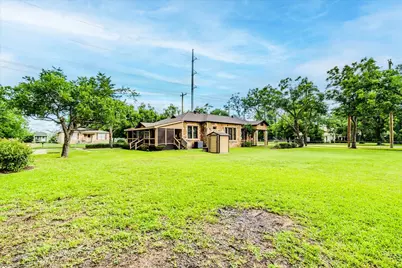 305 W Ash Street, Granger, TX 76530 - Photo 28