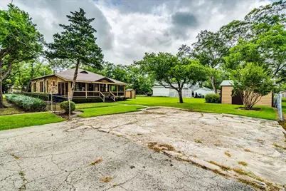 305 W Ash Street, Granger, TX 76530 - Photo 30