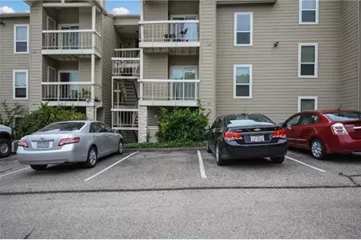 114 E 31st Street #204, Austin, TX 78705 - Photo 2