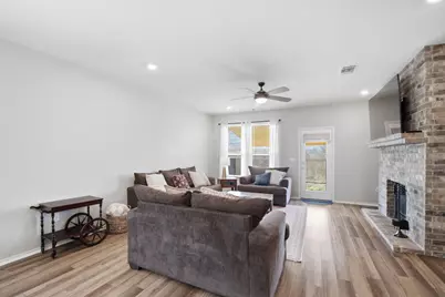 312 Linden Street, Bastrop, TX 78602 - Photo 8