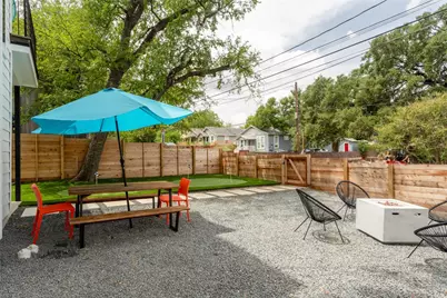 2415 E 10th Street, Austin, TX 78702 - Photo 24
