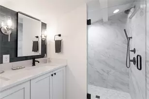 2415 E 10th St, Austin, TX 78702 - Photo 22