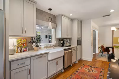 2304 Greenlee Drive, Austin, TX 78703 - Photo 20