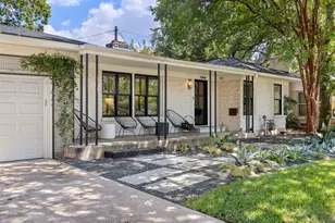 2304 Greenlee Dr, Austin, TX 78703 - Photo 2