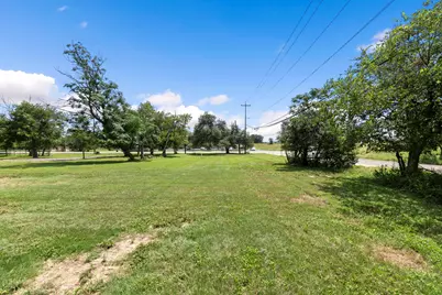 1410 N Bishop Street, San Marcos, TX 78666 - Photo 2