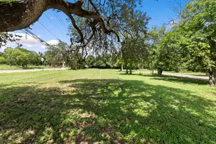 1410 N Bishop St, San Marcos, TX 78666 - Photo 1