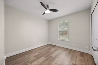 5206 Emerald Forest Drive, Austin, TX 78745 - Photo 14