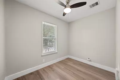 5206 Emerald Forest Drive, Austin, TX 78745 - Photo 16
