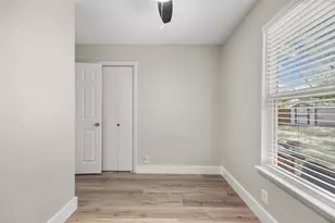 5206 Emerald Forest Dr, Austin, TX 78745 - Photo 16