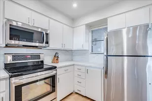 101 Island Dr, Horseshoe Bay, TX 78657 - Photo 4