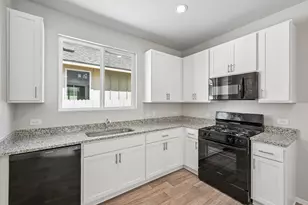 161 Daylily Dr, Elgin, TX 78621 - Photo 6