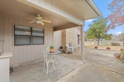 210 Meadowlakes Drive, Meadowlakes, TX 78654 - Photo 20