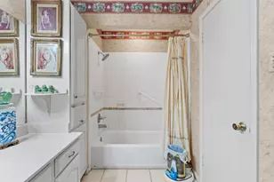 210 Meadowlakes Dr, Meadowlakes, TX 78654 - Photo 18