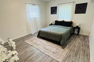 622 Trinity St, Lockhart, TX 78644 - Photo 2