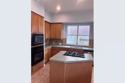 1704 Lynnville Trail, Austin, TX 78727 - Photo 10