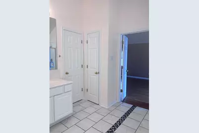 1704 Lynnville Trail, Austin, TX 78727 - Photo 20