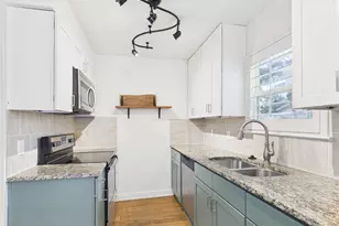 6211 Manor Rd, Austin, TX 78723 - Photo 2