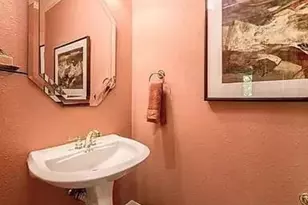 5607 Courtyard Dr, Austin, TX 78731 - Photo 8