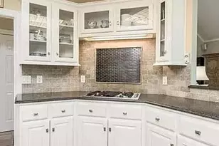 5607 Courtyard Dr, Austin, TX 78731 - Photo 24