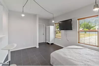605 W 11th Street, Elgin, TX 78621 - Photo 30