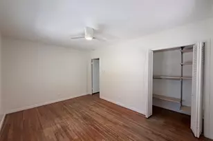 605 W 11th St, Elgin, TX 78621 - Photo 18
