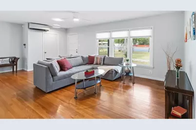 605 W 11th Street, Elgin, TX 78621 - Photo 6