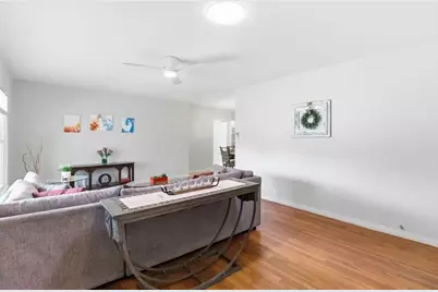 605 W 11th Street, Elgin, TX 78621 - Photo 4