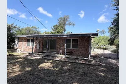 605 W 11th Street, Elgin, TX 78621 - Photo 36
