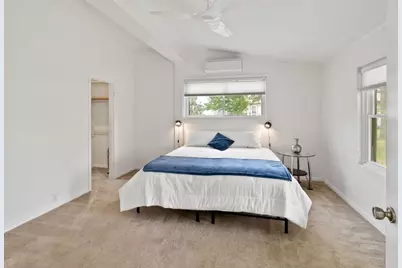 605 W 11th Street, Elgin, TX 78621 - Photo 20