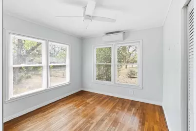 605 W 11th Street, Elgin, TX 78621 - Photo 12