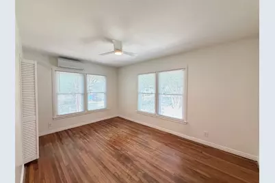 605 W 11th Street, Elgin, TX 78621 - Photo 16