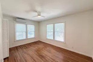 605 W 11th St, Elgin, TX 78621 - Photo 16