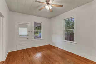 1002 Washburn St, Taylor, TX 76574 - Photo 6