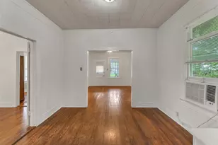 1002 Washburn St, Taylor, TX 76574 - Photo 8