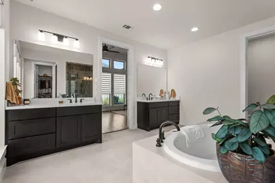 9300 Flatbush Drive, Austin, TX 78744 - Photo 14