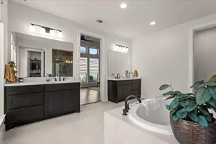 9300 Flatbush Dr, Austin, TX 78744 - Photo 14