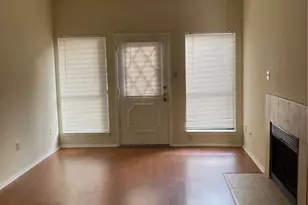 806 W 24th St, Austin, TX 78705 - Photo 2