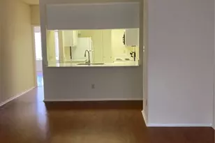 806 W 24th St, Austin, TX 78705 - Photo 4