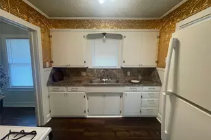 506 W 11th St, Taylor, TX 76574 - Photo 6