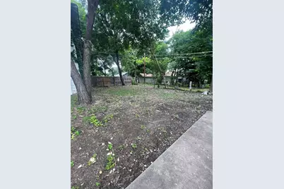 506 W 11th Street, Taylor, TX 76574 - Photo 14