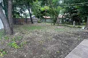 506 W 11th St, Taylor, TX 76574 - Photo 14